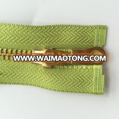 Manufacturer directly supply fashion waterproof nylon reverse zipper supplier